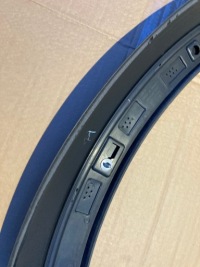 фото thumb №9, Volov v90 ii cross country молдинг na крила передній лівий orygi.