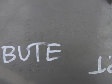 фото thumb №6, Mazda tribute 00-07 боковина двері права зад