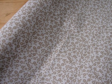 MATERIAŁ łączka kwiatki/kropka granat nr 70 szer.1,60 m