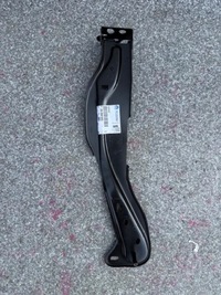 фото thumb №1, Кронштейн радіатора ліва opel crossland x 39054945