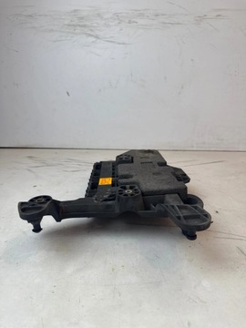 фото thumb №11, Основание акумулятора volkswagen golf passat audi a3 8p