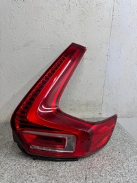 фото thumb №1, Лампа правий задня volvo xc40 2017-2024 31446791