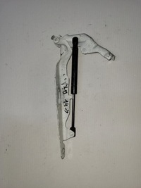 фото thumb №1, Volovo xc70 31385811 петля капот правый