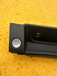 фото thumb №2, Полиця старт сплав a5 8w usb захист тунелю оригінальний номер 8w1864131c