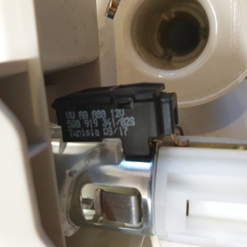 фото thumb №11, Бардачок полка держатель na кружка подстаканник ролетка vw passat b8 3g оригинальный номер