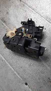 фото thumb №1, Замок дверь левый зад volkswagen golf iv 98r 1.6b