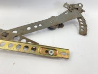 Подъемник механизм стекло правый перед передний ручной механический mercedes w123 Оригинал, фото thumb