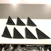 фото thumb №1, Renault clio v права молдинг крила trójkącik заглушка захист 638746778r