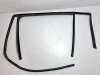 фото thumb №9, Volkswagen golf vii 2014 ущільнювач скла двері задніх правих 5g9839432a