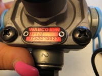 Клапан управляющий давления wabco 9750010027 с Разборки, фото thumb