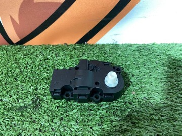 фото thumb №7, Двигун кроковий нагрівача електричний rr velar l560 mf113930-1730