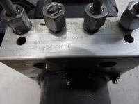 фото thumb №2, Насос abs tesla model 3 110354100a