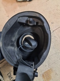 фото thumb №9, Bmw 1 f20 f21 рестайлінг 18r. кришка заливання пального