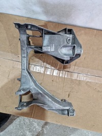 фото thumb №1, Праве кронштейн porsche cayman boxter gt4 rs