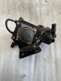 фото thumb №1, Каркас кронштейн насоса audi q5 8r0906617b...