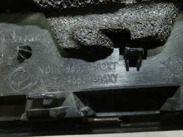 фото thumb №9, Peugeot 5008 i трикутник na крило хром правий