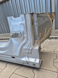 Mercedes w247 стойка  правый  порог угол 922 Недорого, фото thumb