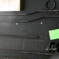 Mercedes w176 защита молдинг заглушка консоли панели правый перед a1766800289 Оригинал, фото thumb