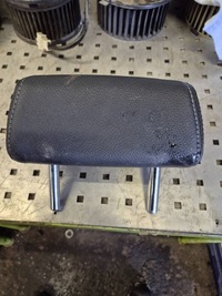 фото thumb №1, Підголівник сидіння заднього peugeot 2008 i