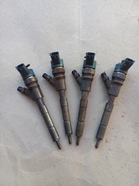 фото thumb №10, Toyota yaris verso инжектор форсунка 1.4 d4d 23670-33030