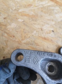 фото thumb №8, Trafic vivaro iii лапи двигателя 112841371r