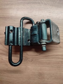 фото thumb №1, Петля дверь правый нижний зад 3b4833412b passat b5