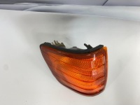 фото thumb №14, Поворотник правое передний перед mercedes w124 hella оранжевый повреждённый