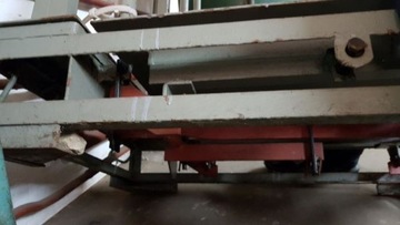 Старые промышленные весы из Польской Народной Республики.