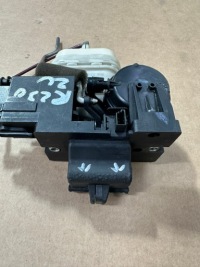 фото thumb №8, Замок крышки багажника зад заднее засов mercedes sl r230 w230 zu a2307500185