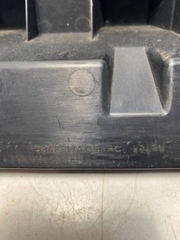 фото thumb №3, Land rover range rover velar 2017 середина элементы крепёжные