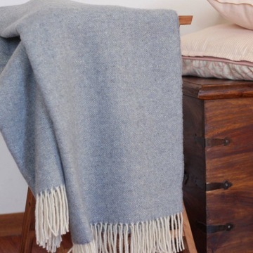 Плед MERINO FRET синего цвета из мягкой шерсти