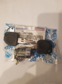 Вкладыш замка дверь перед правый  matiz 96314565 oe! Доставка, фото thumb