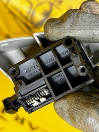 фото thumb №4, Кнопка замок відкривання бардачка lexus rx 450h iii 3 al10