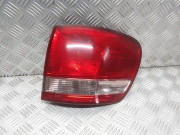 фото thumb №1, Лампа правая задняя toyota avensis verso 2.0 d4d