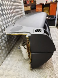 фото thumb №5, Chrysler 300c рестайлинг торпедо раздаточная консоль капот pulpit подушки ремни