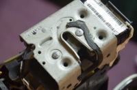 фото thumb №1, Замок двері центральний wrangler gladiator jl jt 18+