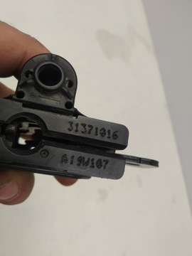 фото thumb №7, Volvo s60 ii v60 v40 замок капота лівий правий оригінал 31425974 31371016