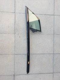 фото thumb №1, Bmw i3 стекло дверь правый перед треугольник 7289041