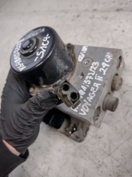 фото thumb №10, Насос abs chrysler voyager iv 2,8 crd 110 kw 150 km p04721428af