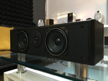 Центральная колонка Yamaha NS-C55 60W, черная.