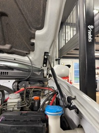 фото thumb №6, Амортизаторы капот suzuki grand vitara i 3d,5d,xl7 1998-2006