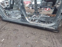 фото thumb №1, Поріг правий + блок двигуна середній toyota corolla verso ii 1c3