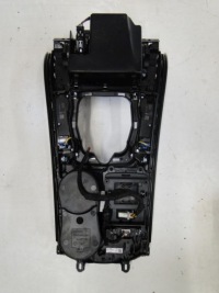 фото thumb №6, Mercedes c w205 панель пепельница туннель механическая коробка передач