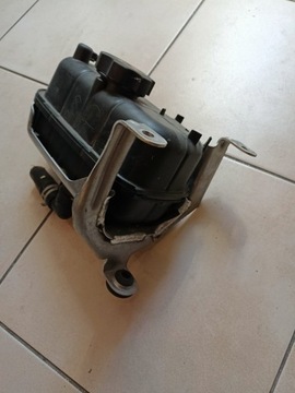 КРЕПЛЕНИЕ РАСШИРИТЕЛЬНОГО БАКА WRANGLER JL 2.0T 68280796AC 68364312AC