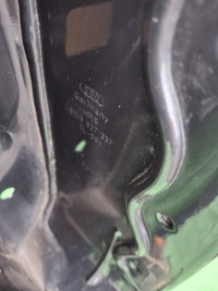 фото thumb №7, Audi a4 универсал oem номер 8w9827337 крышка