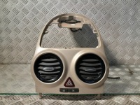 фото thumb №1, Opel corsa d консоль середня світла 13204955