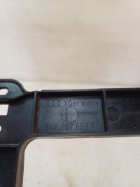 Решітка напрямна підсилювач бампера перед audi e-tron 4ke 18- в Україні, фото thumb