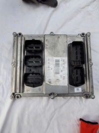 фото thumb №1, Бортовой компьютер двигателя 8w0907401e audi a4 b9