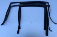 фото thumb №1, Vw tiguan прокладка двері правий задня 5n0839432f