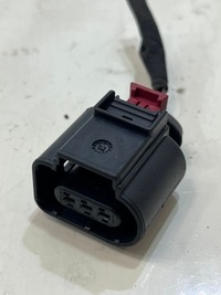 фото thumb №1, Колодка штекер audi a3 8v 8k0973703g